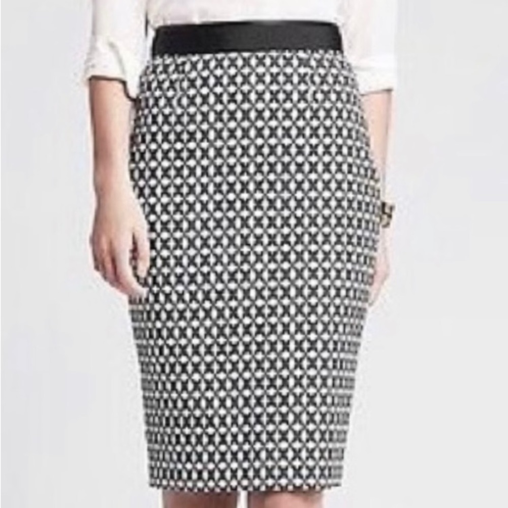Banana Republic Jacquard Pencil Skirt  Black & White Size 4